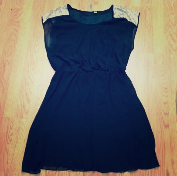 Tacera Dresses & Skirts - ❤ 2/$14 [Tacera] Black Chiffon Cap Sleeve Dress Gold Sequin Shoulders